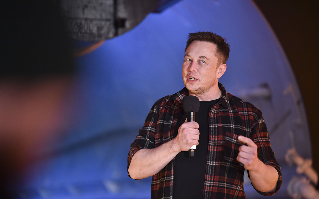 少年马斯克偶然读《基地》，窥见了宇宙谜题的一角