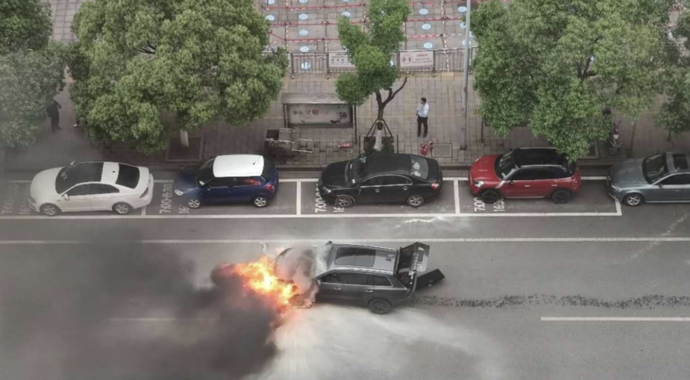 理想ONE自燃“灭火”