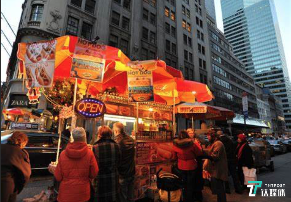 纽约版&ldquo;夜市&rdquo;（图片来自 The Toronto Star）