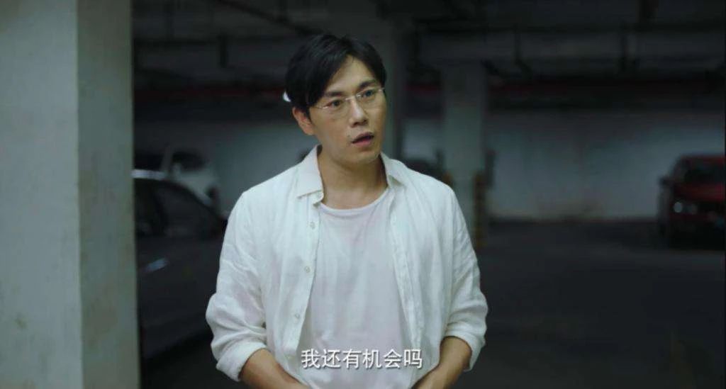 张东升经典白衬衫造型