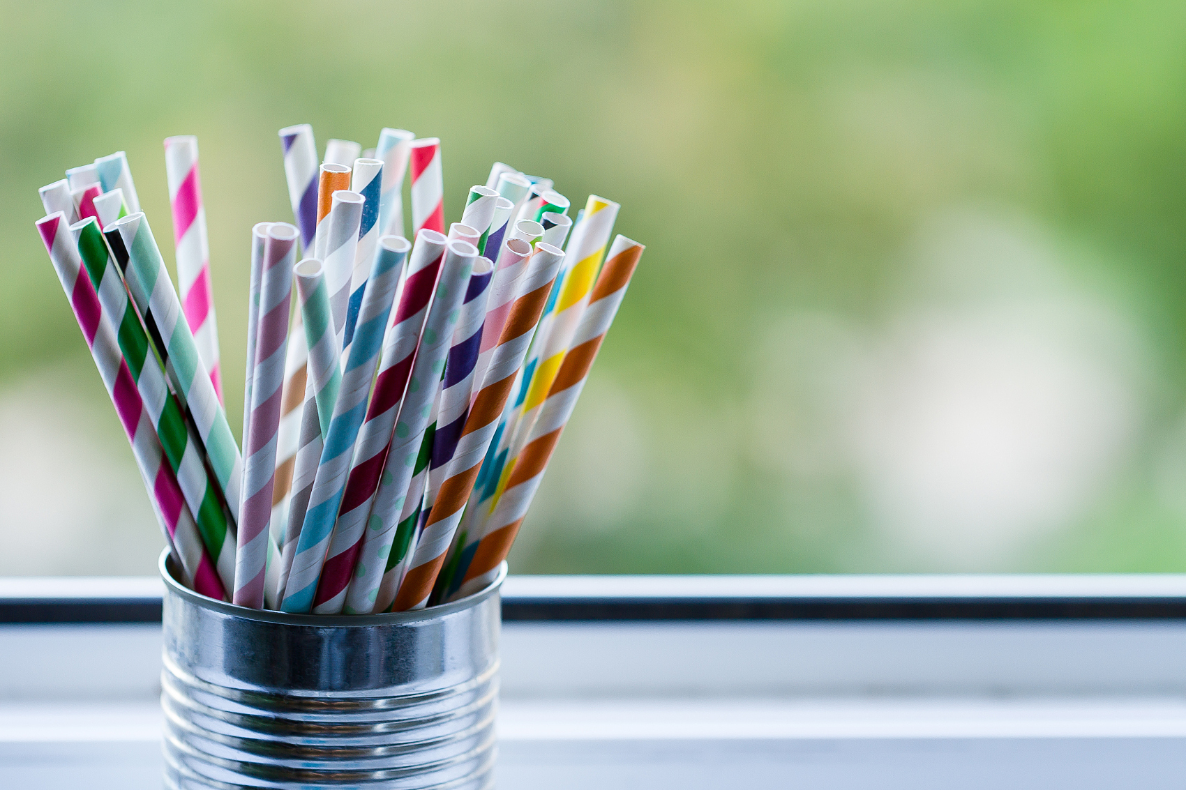 谁要淘汰塑料吸管？