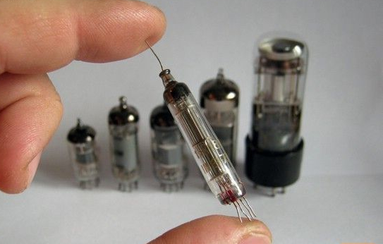 消失的电子管:死于没有未来