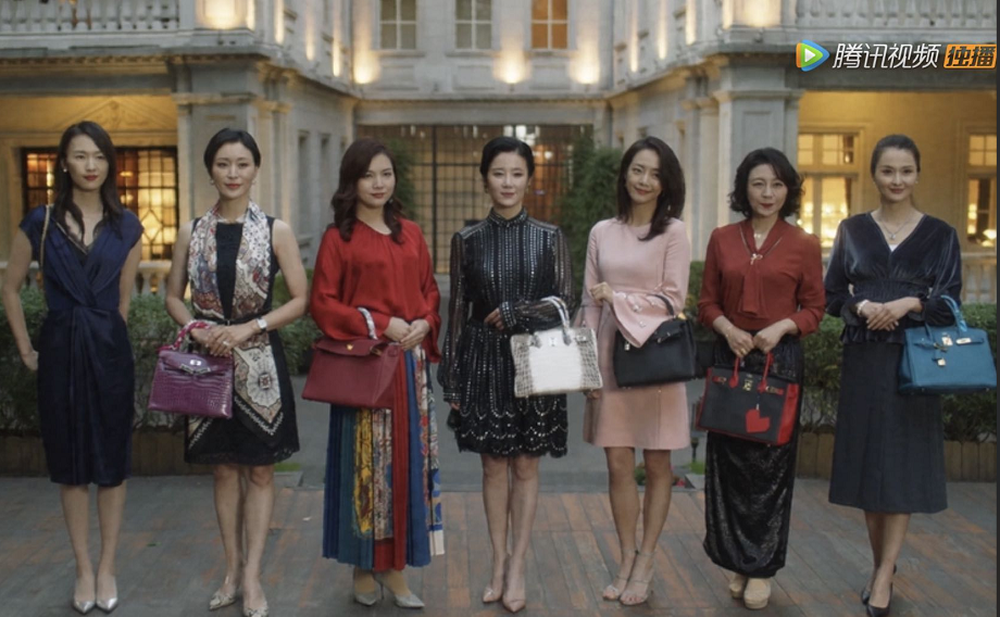 一年为孩子花掉近百万，她们就是现实里的“顾佳”