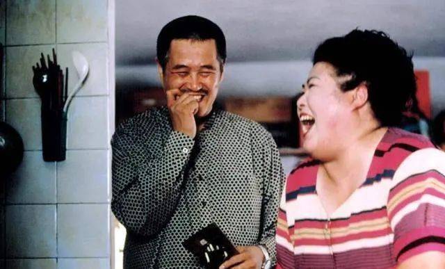 （电影《幸福时光》里，&ldquo;没有单位&rdquo;额老赵连胖媳妇都找不着）