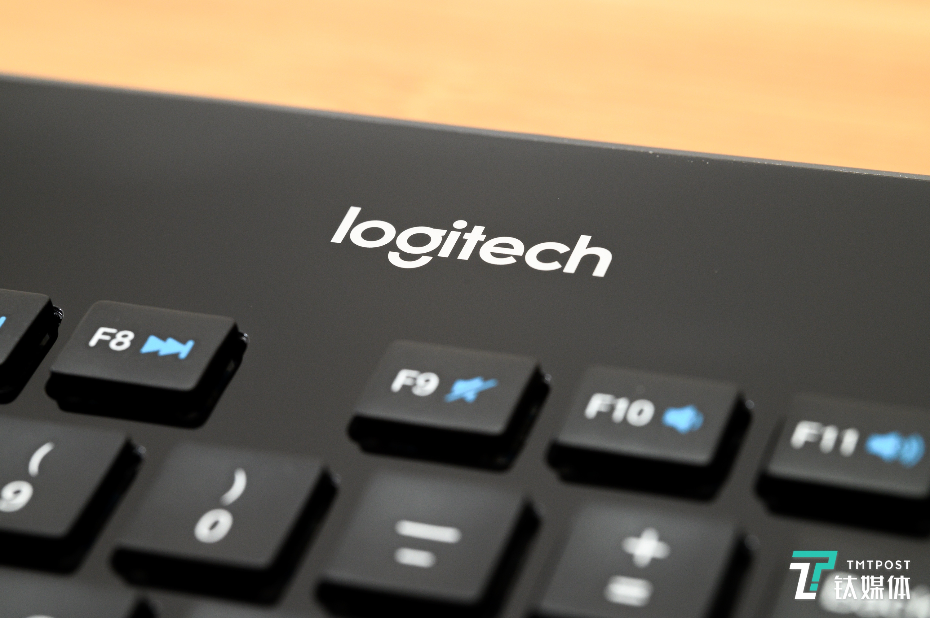 罗技K750无线键盘