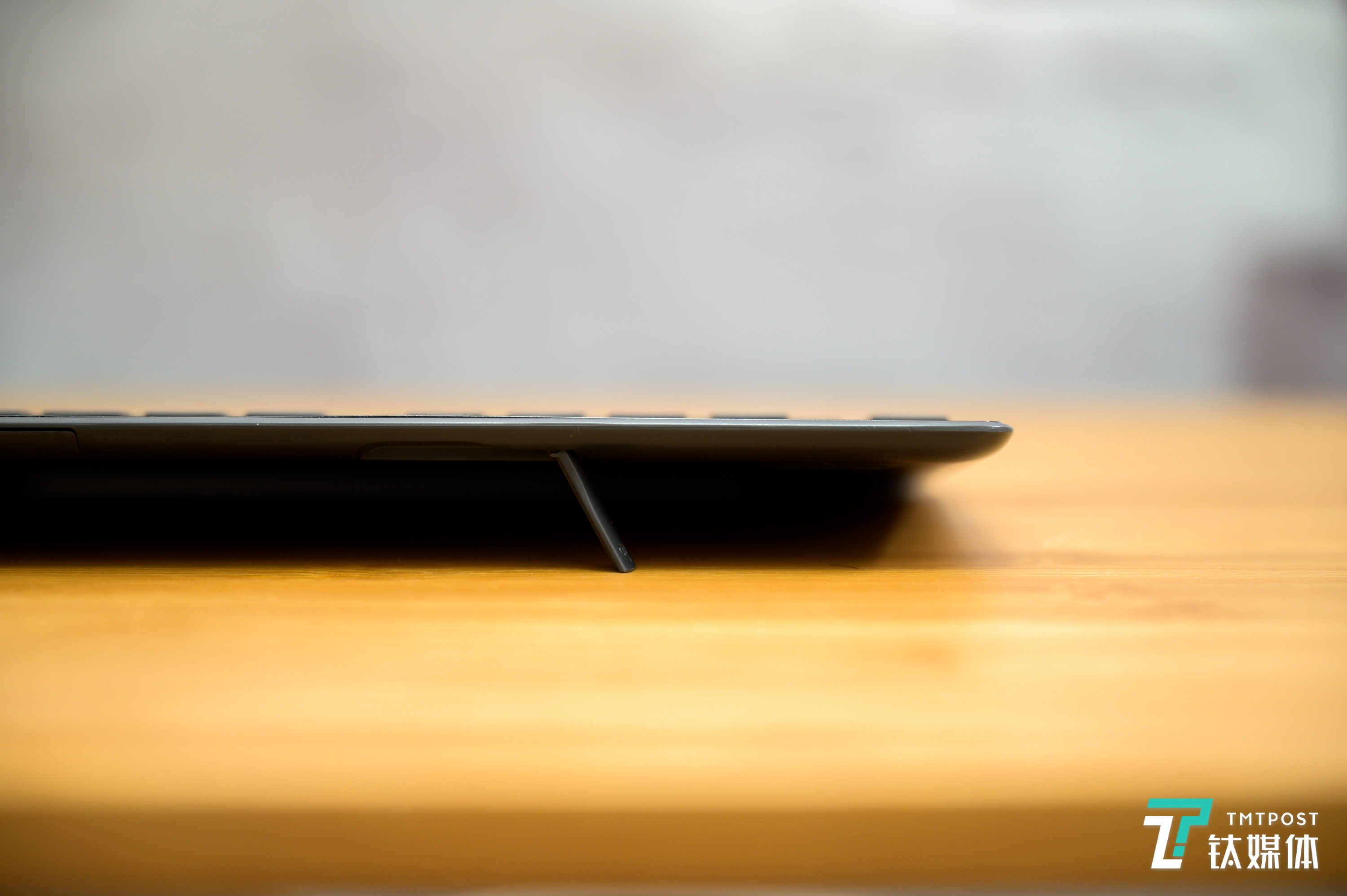 背部设计了脚撑