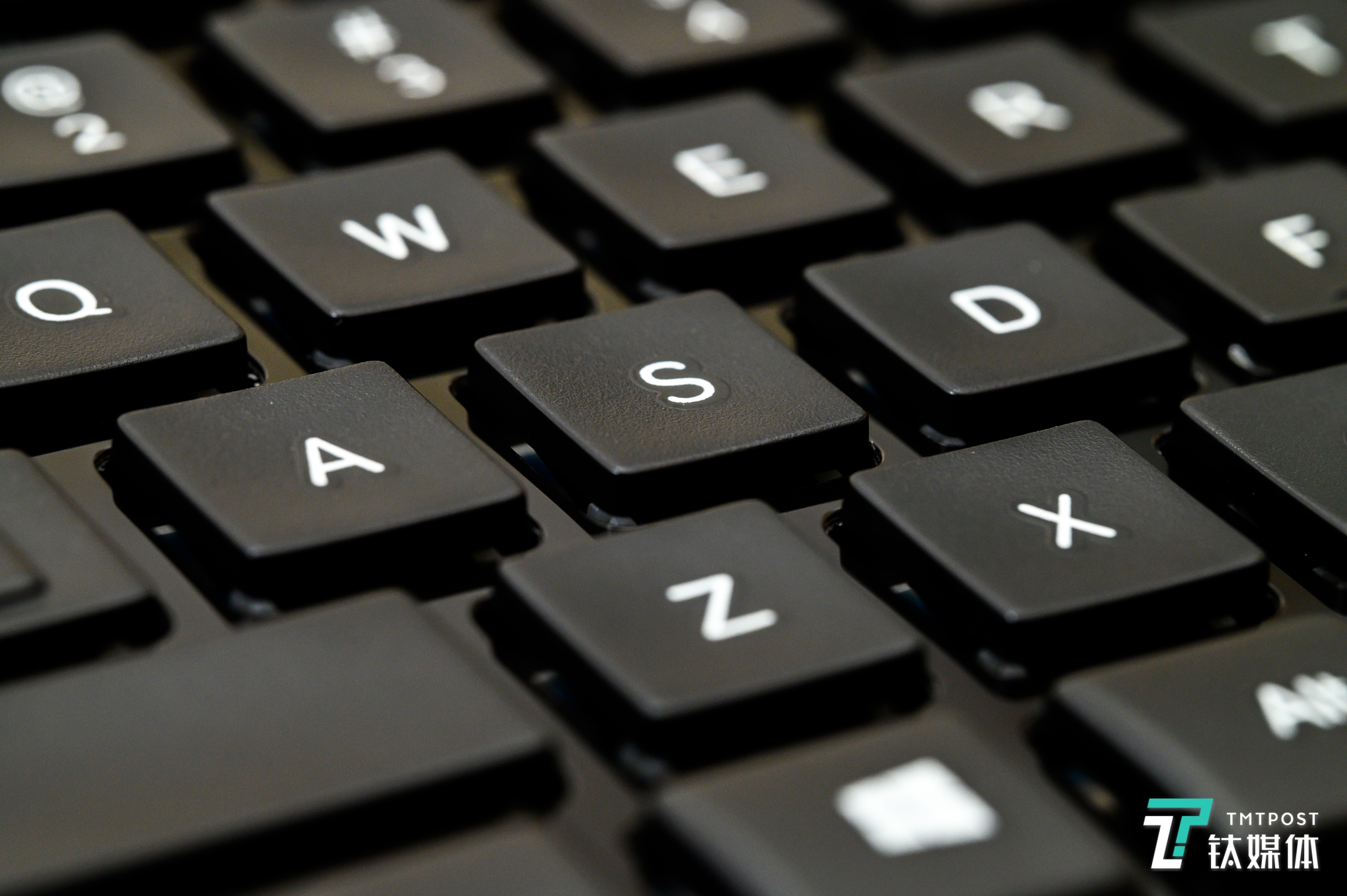 键帽有下凹设计