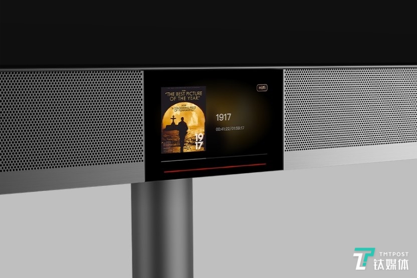 底部配备5.1英寸副屏