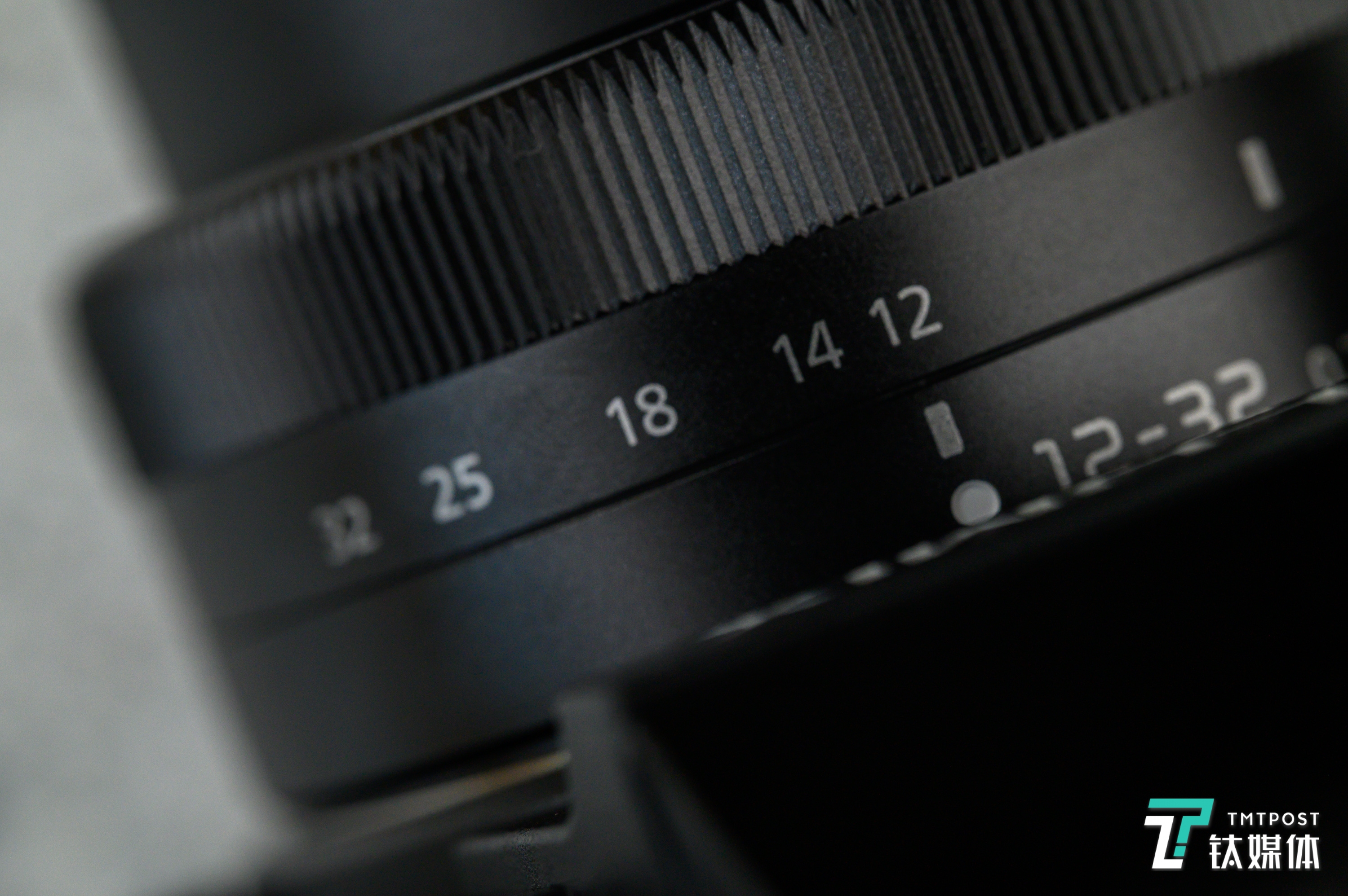 套机中的12~32mm镜头