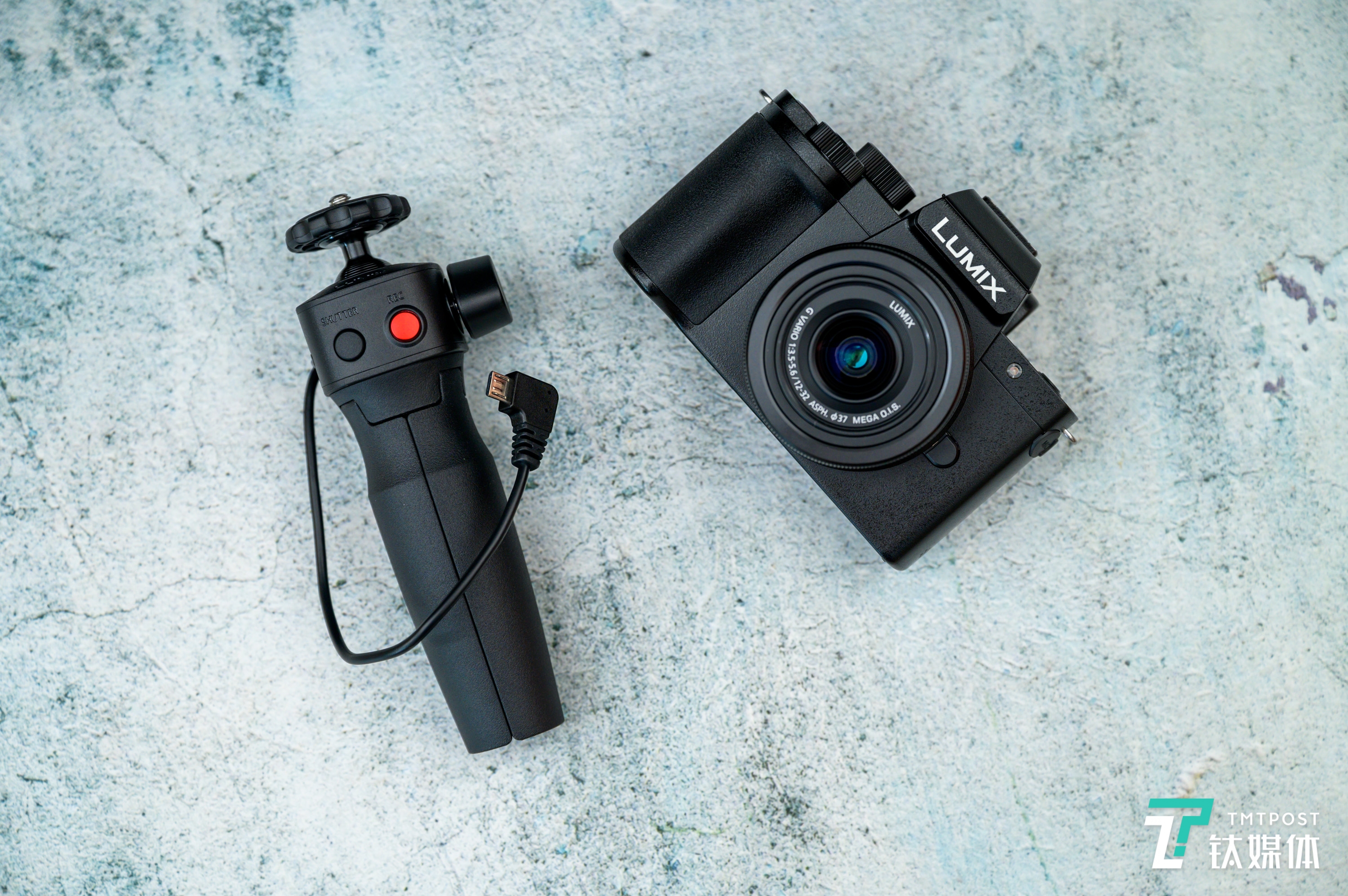 与手柄进行搭配