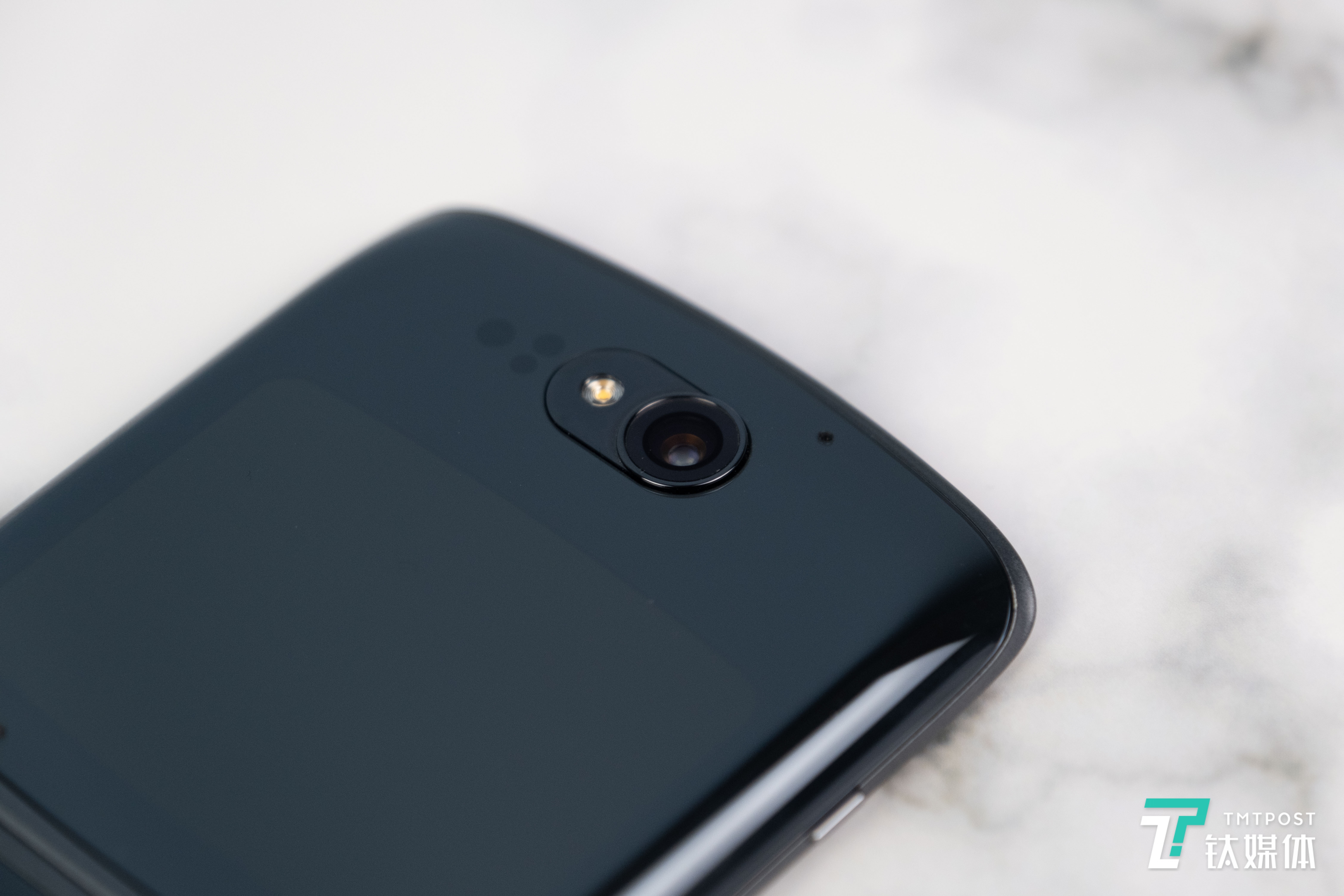 moto razr 5G摄像头