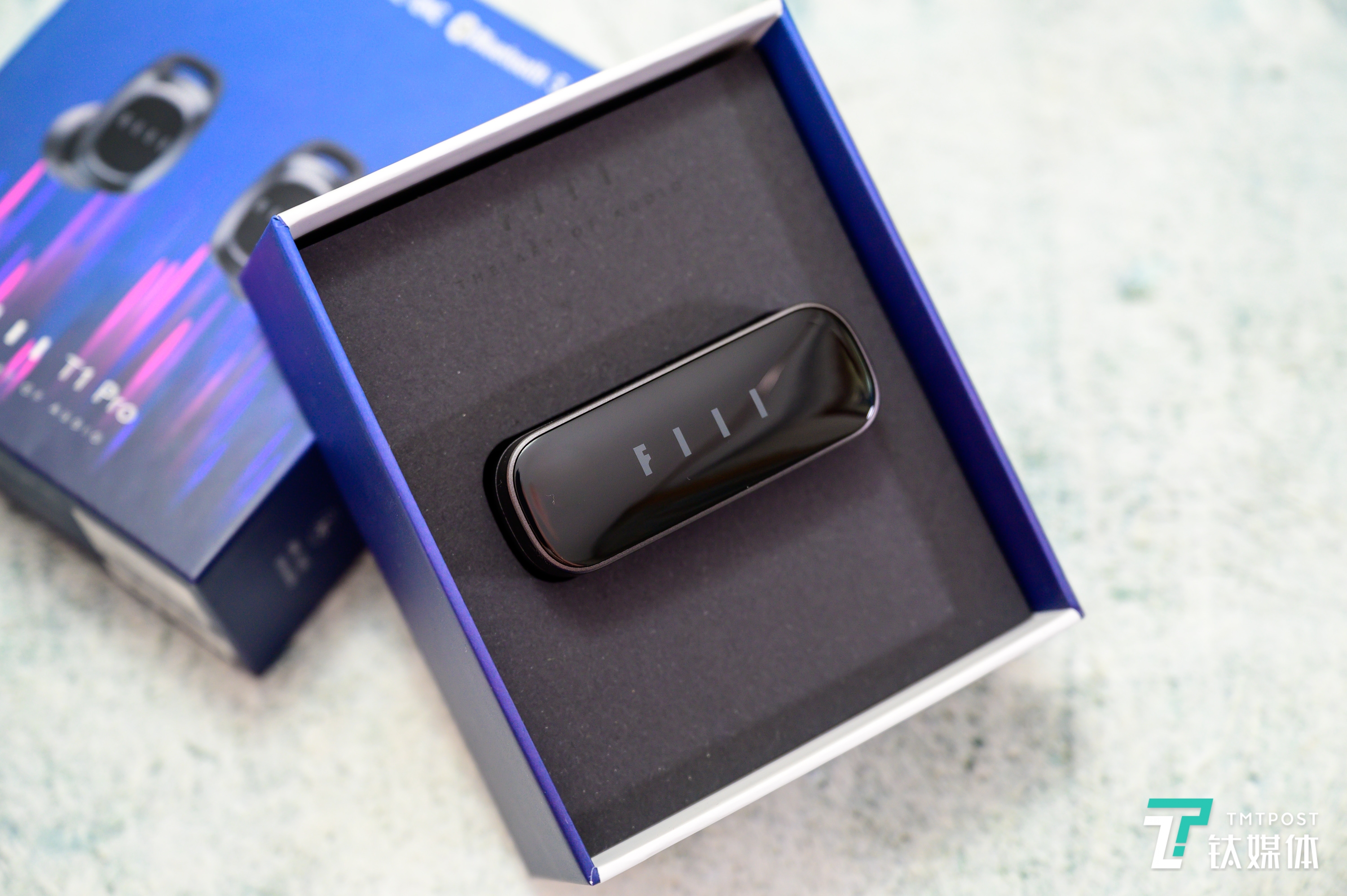 FIIL T1 Pro外形延续T1系列设计