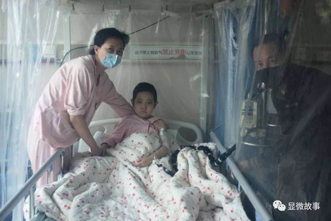 王奕卜一家的全家福