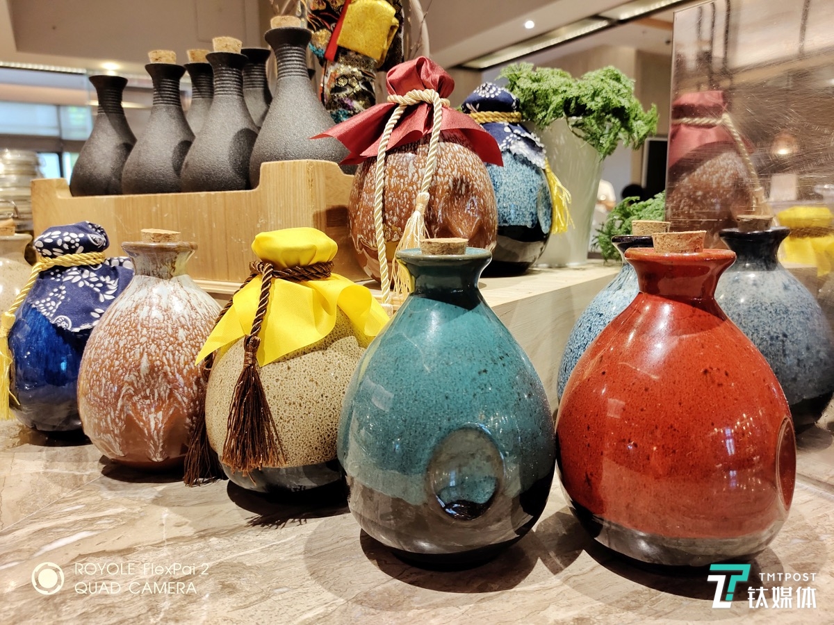 更多实拍样张 焦距：3.3mm 光圈：f/2.2 快门速度：1/33s ISO:1250