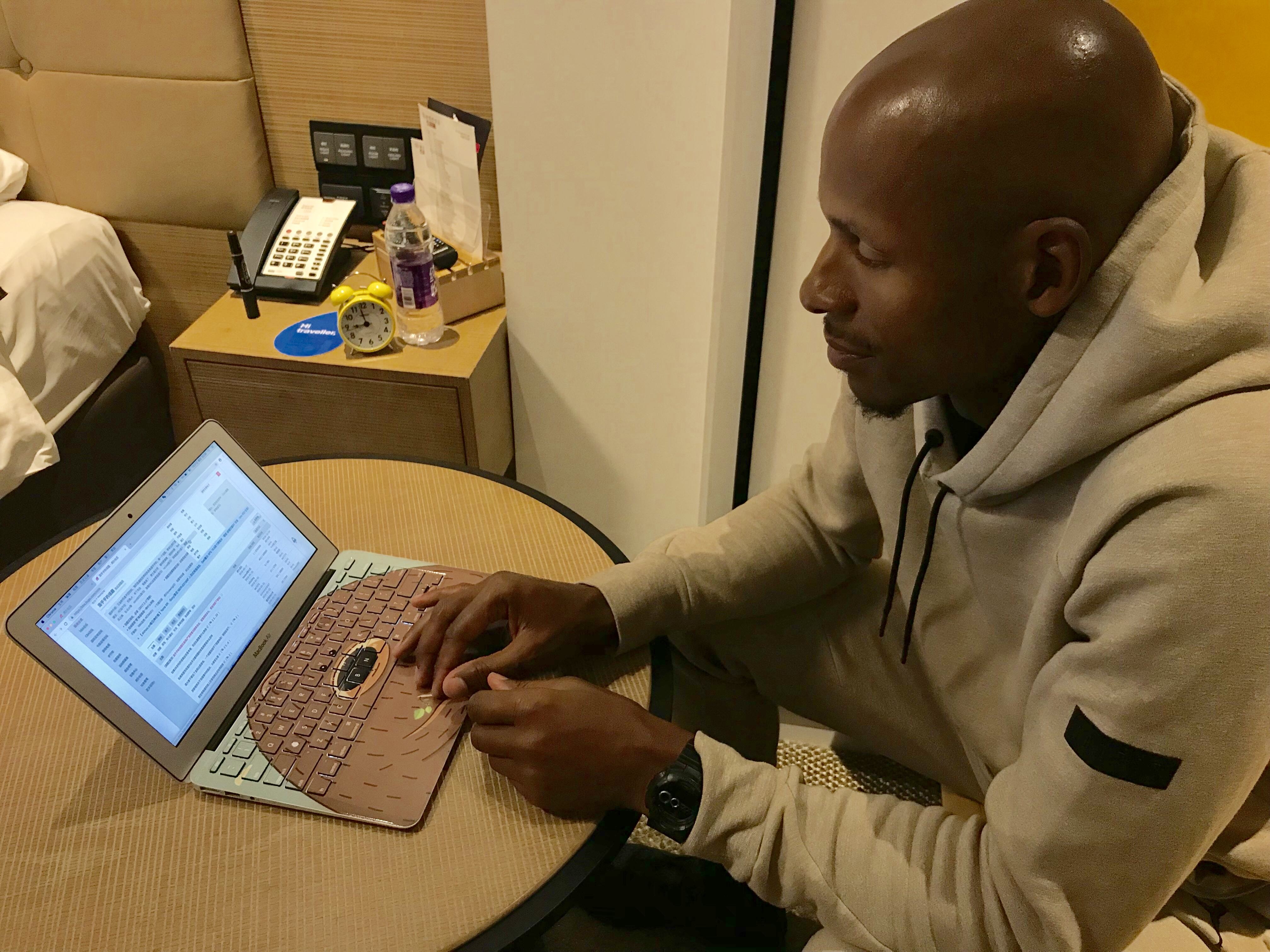 雷阿伦做客虎扑论坛