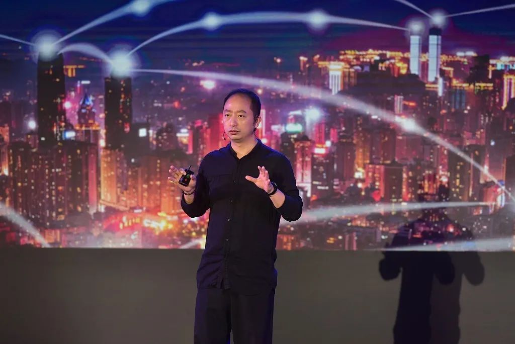 打造钉钉的“疯人”陈航，转向秘密开发阿里新社交产品？