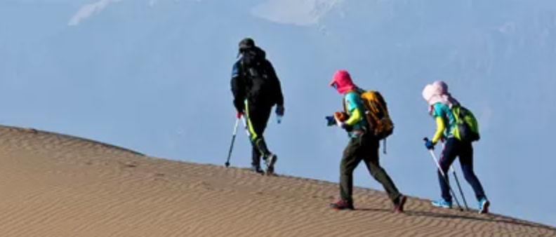 戈壁上的中国顶级社交场