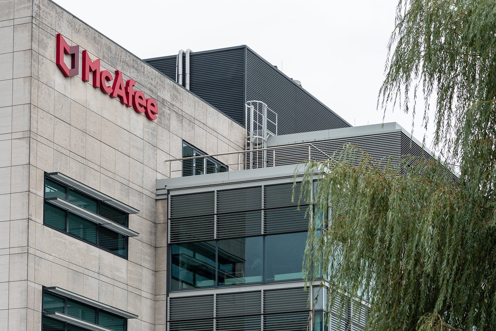 重回美股上市，步入中年的迈克菲能否再主“杀毒”市场沉浮？