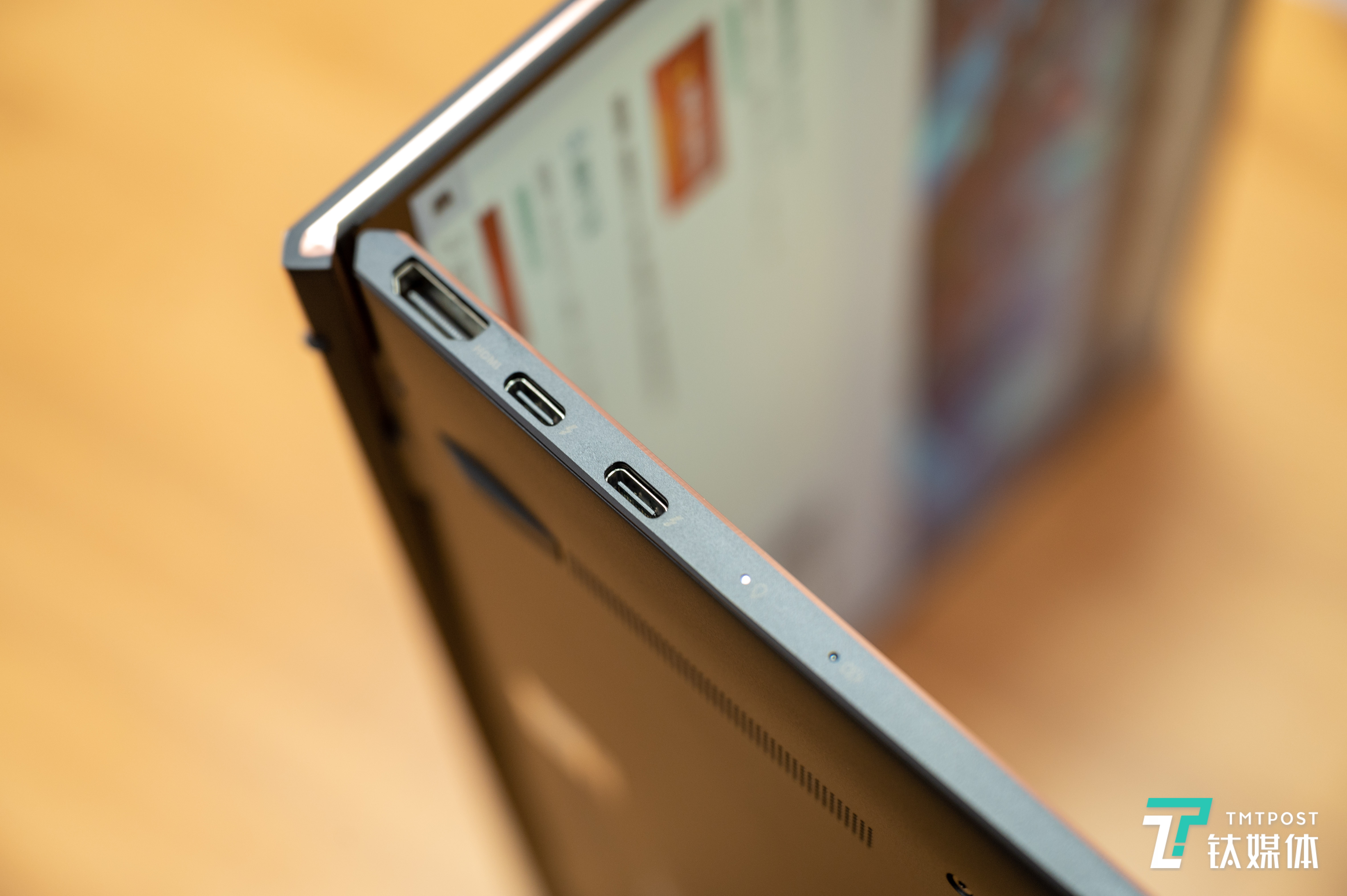 支持雷电4与PD快充接口