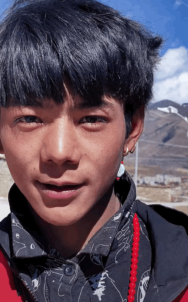 从素人丁真到流量丁真，互联网“快消帅哥”是如何诞生的?