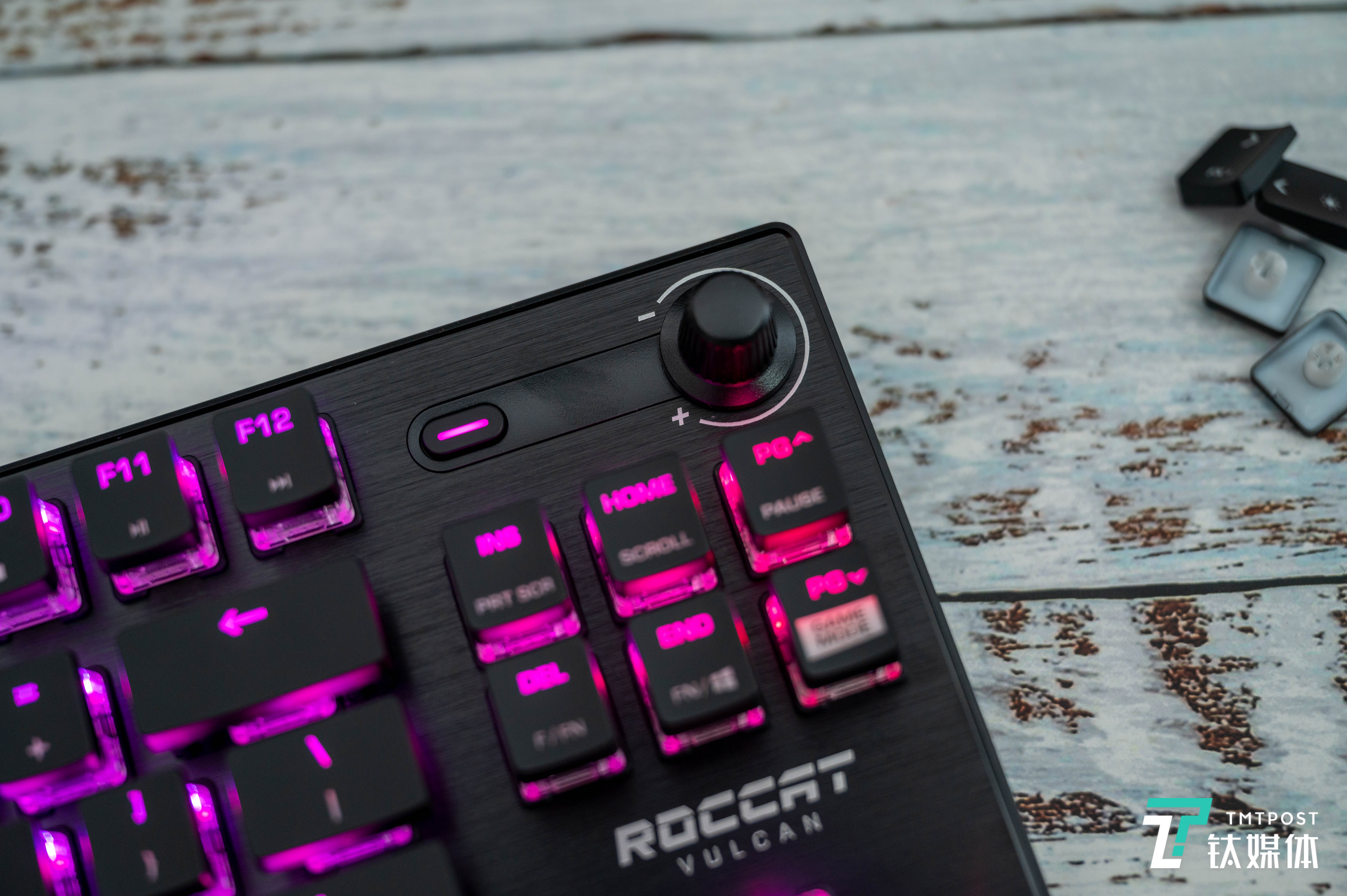 RGB发光十分均匀