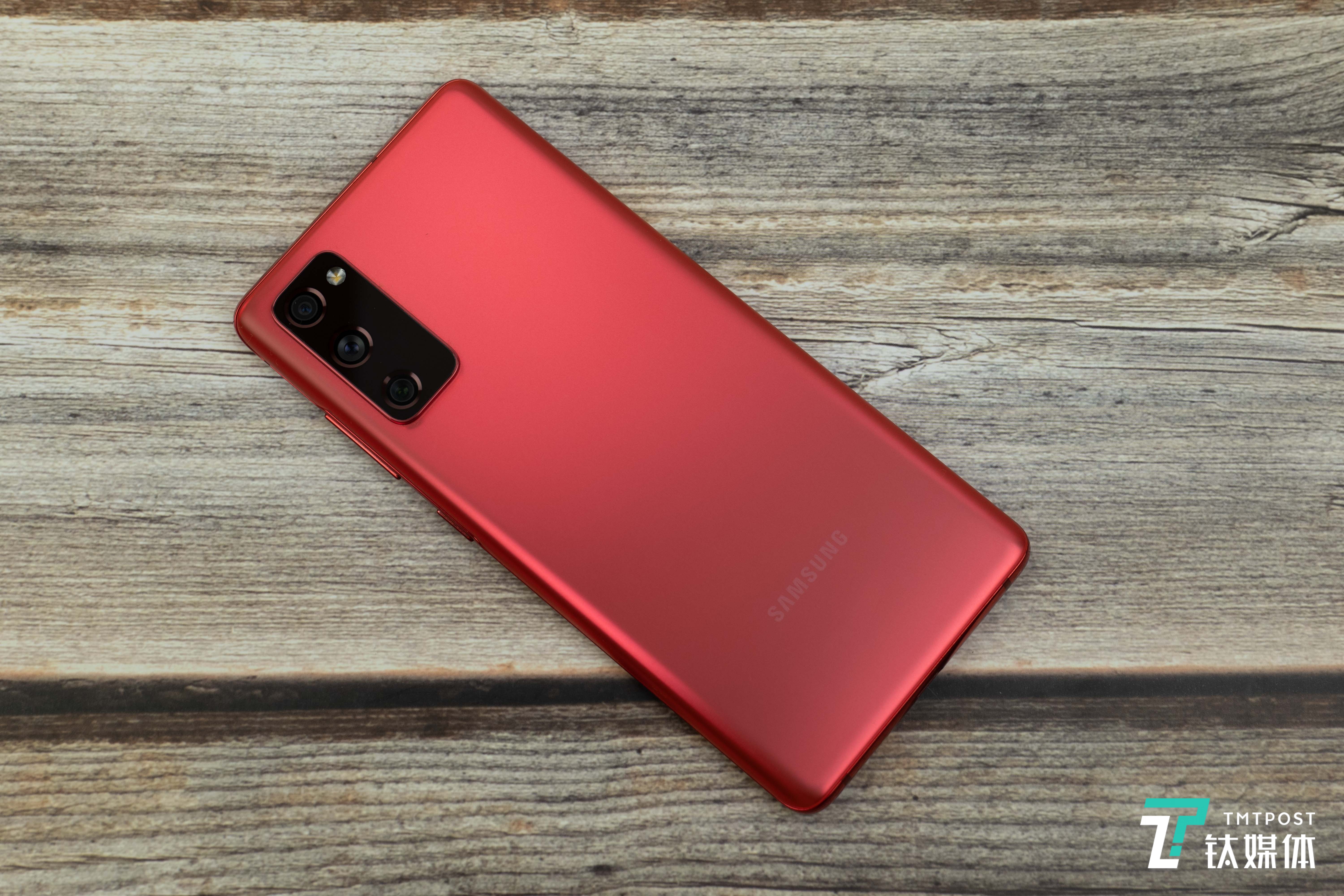 Galaxy S20 FE 5G-背面设计