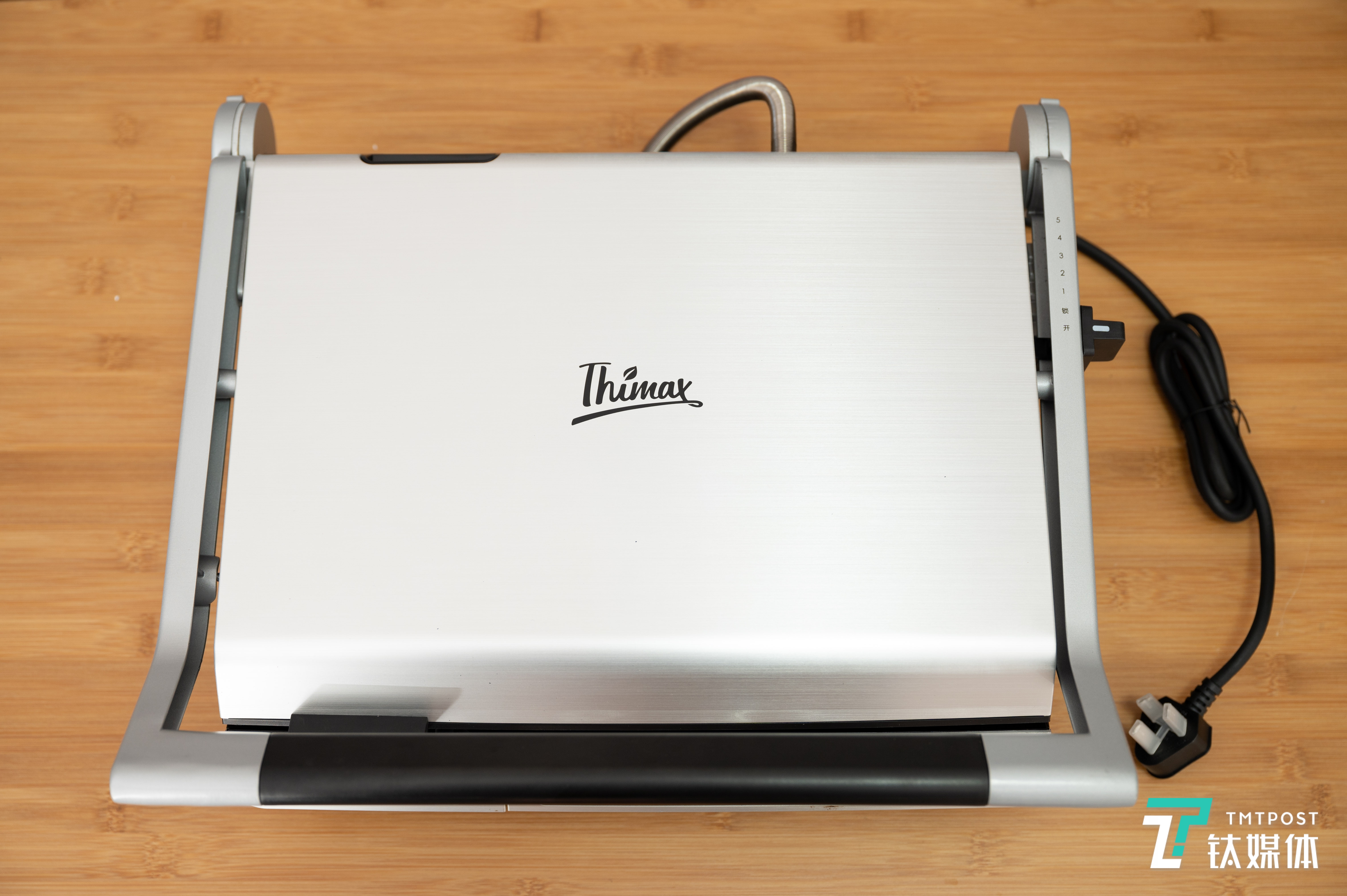 大量金属材质应用