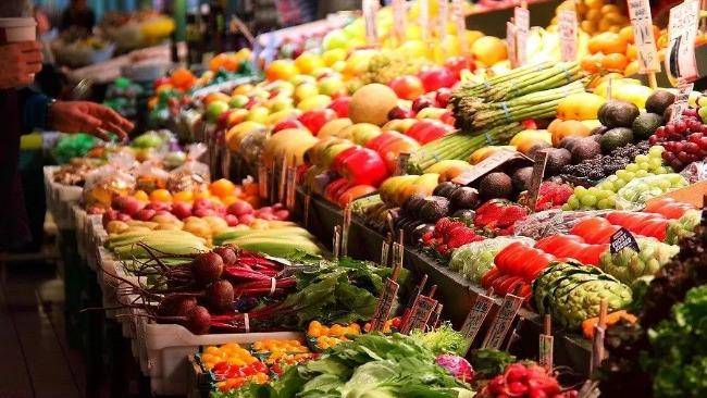 人民日报评“社区团购”：互联网巨头别只惦记着几捆白菜，应在科技创新上有更多担当