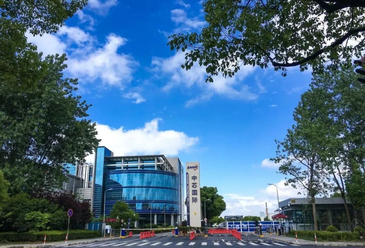 内讧爆发、外患不绝，中芯国际进入最动荡时刻