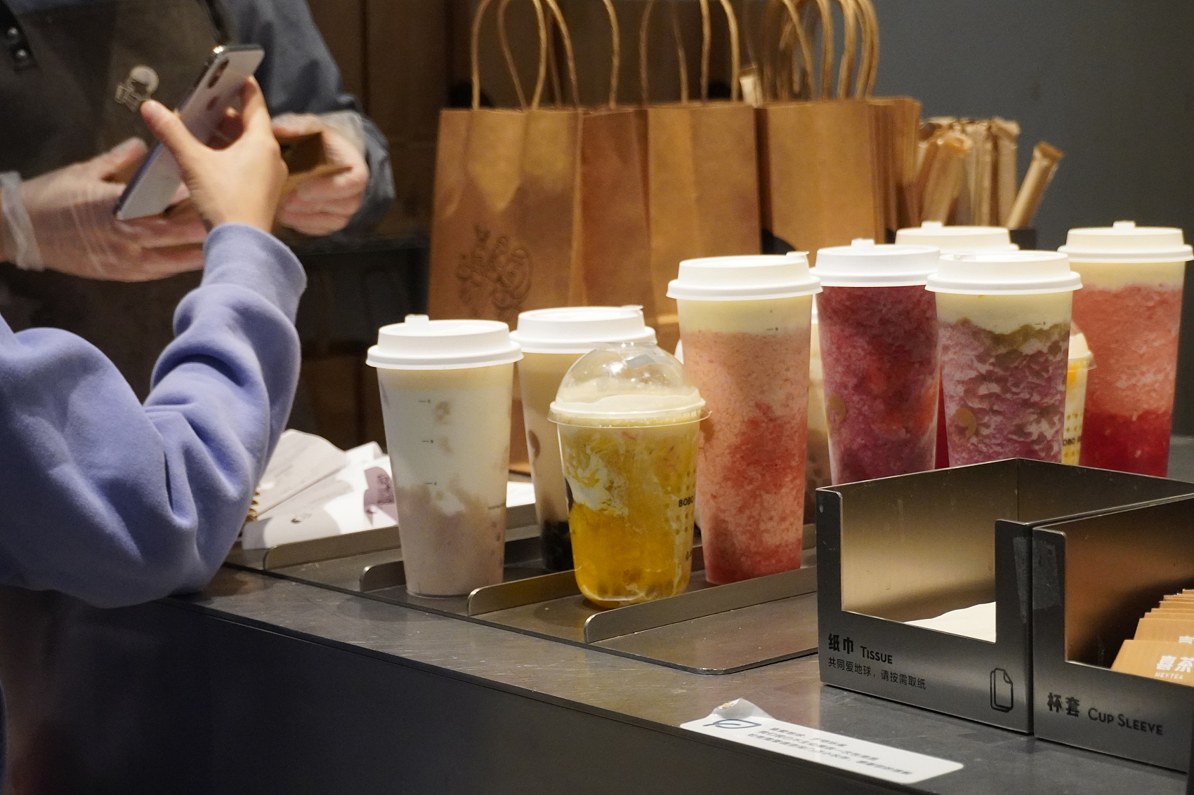 一杯奶茶10种小料，“加料趋势”是不是过头了？