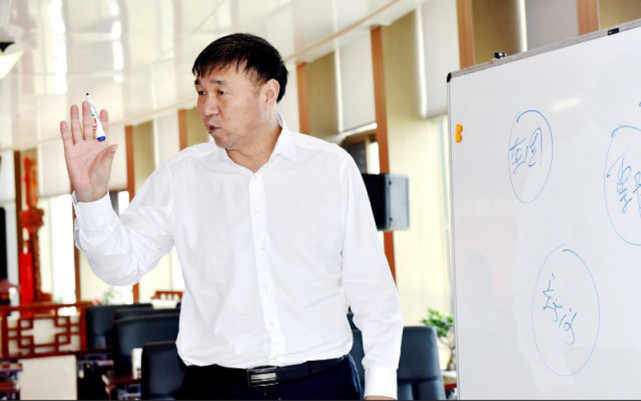 青岛前首富金控梦碎：中融新大资产1500亿，却拿不出一亿还债