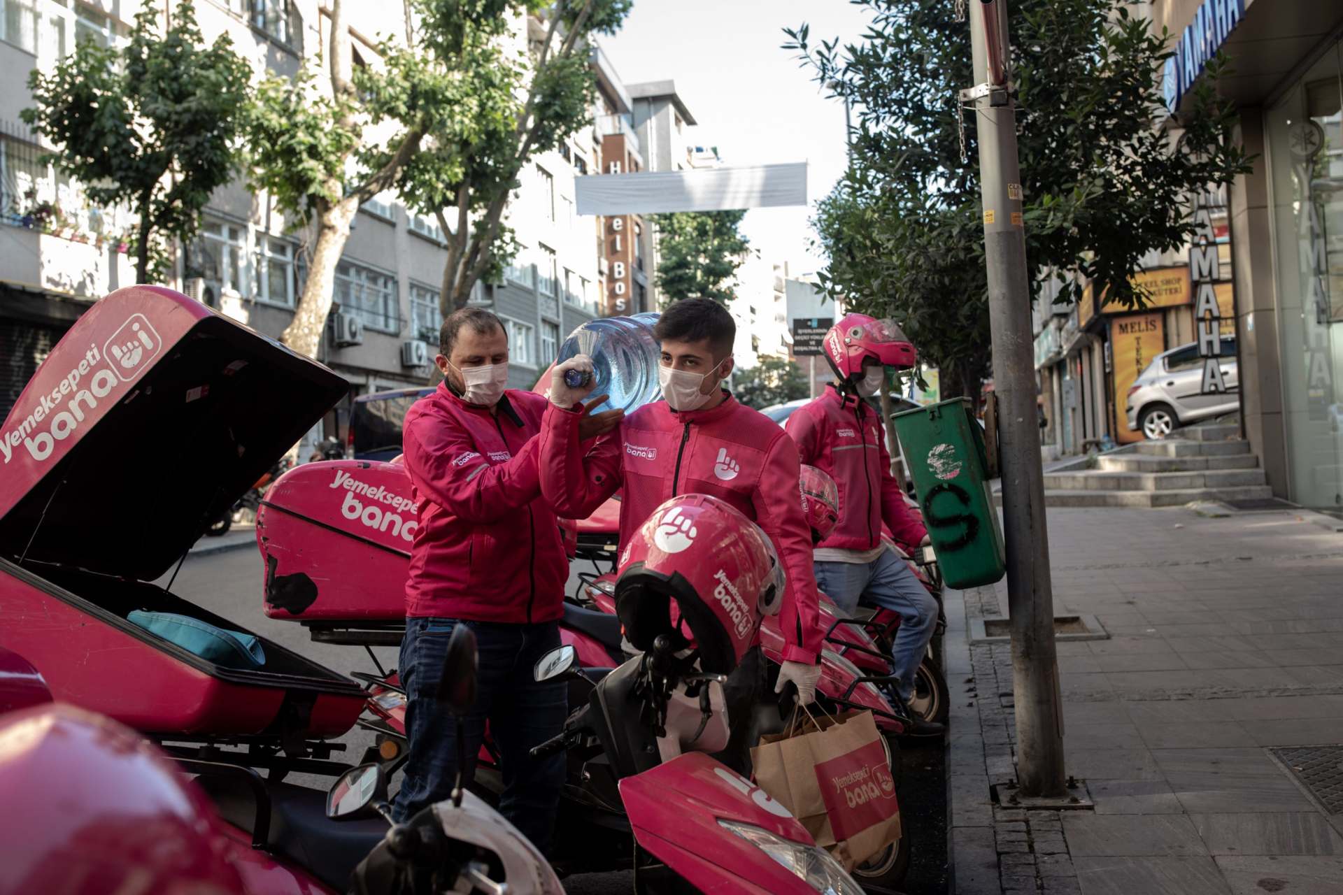 Yemeksepeti的配送人员／Rest of World