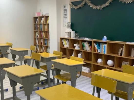 （汝汝同学JK制服的&ldquo;教室&rdquo;场景）