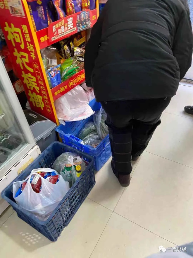 兴盛优选自提点实际上是个小超市