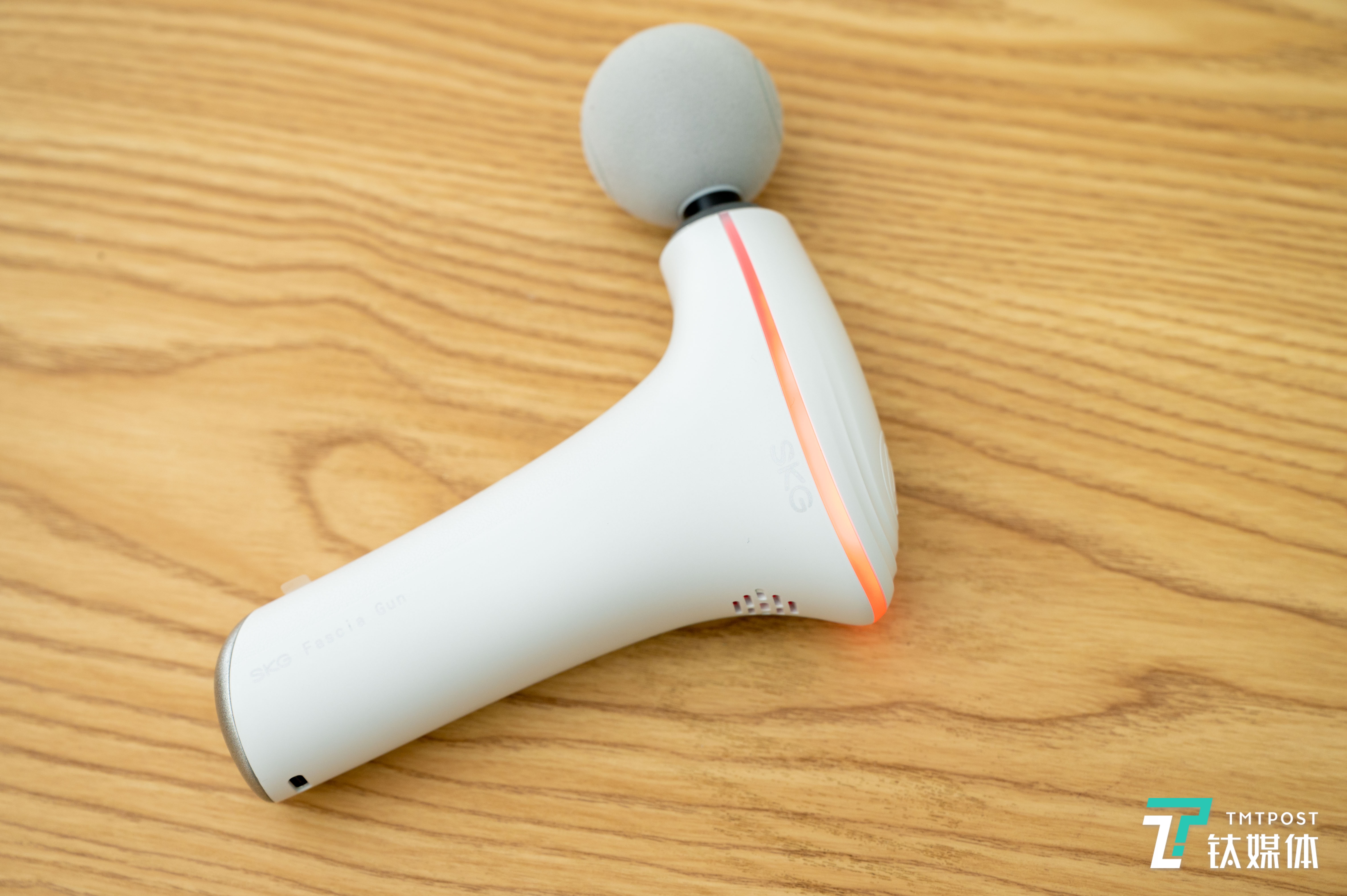 机身上的灯带设计