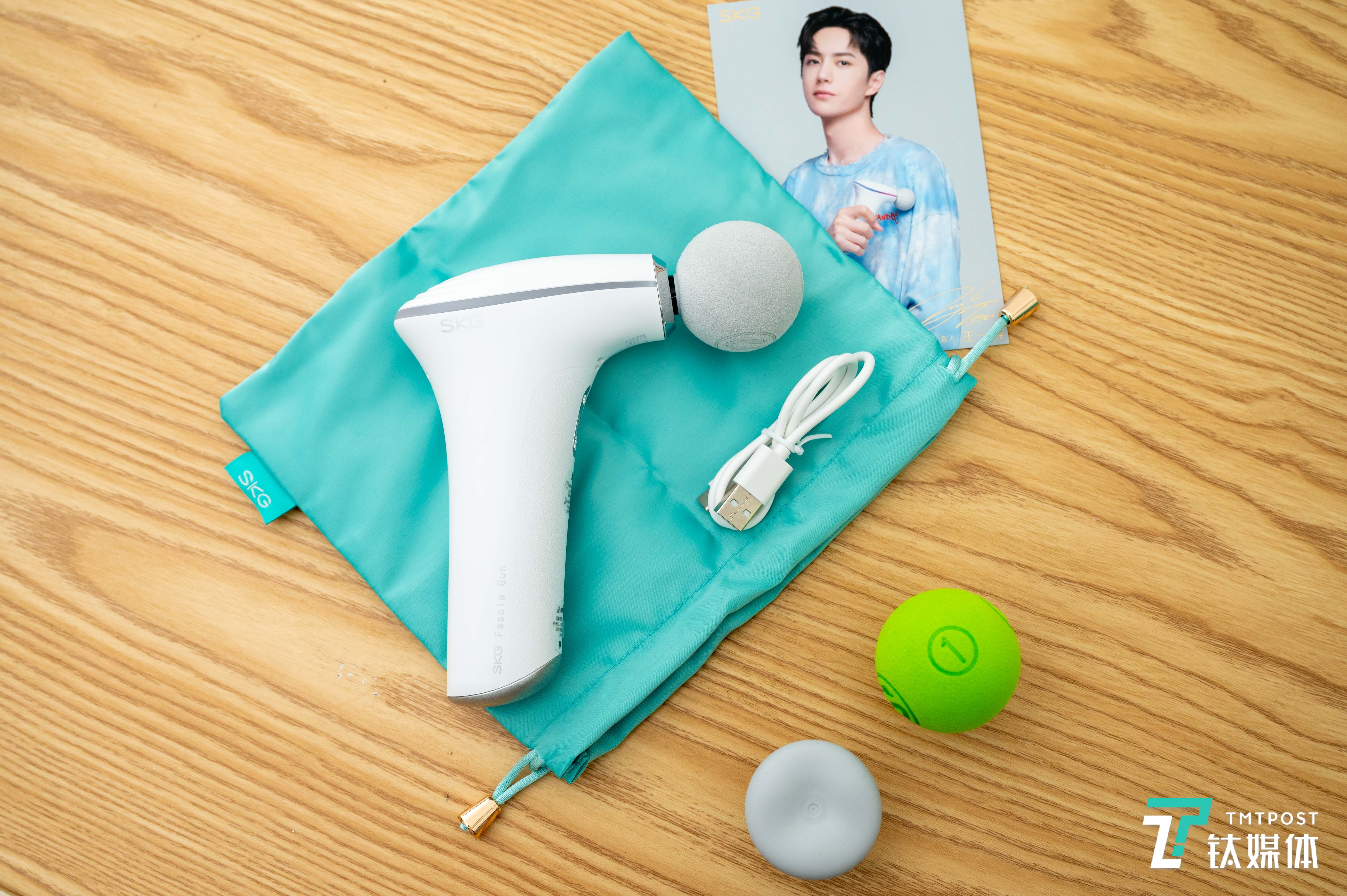 配件中有收纳袋