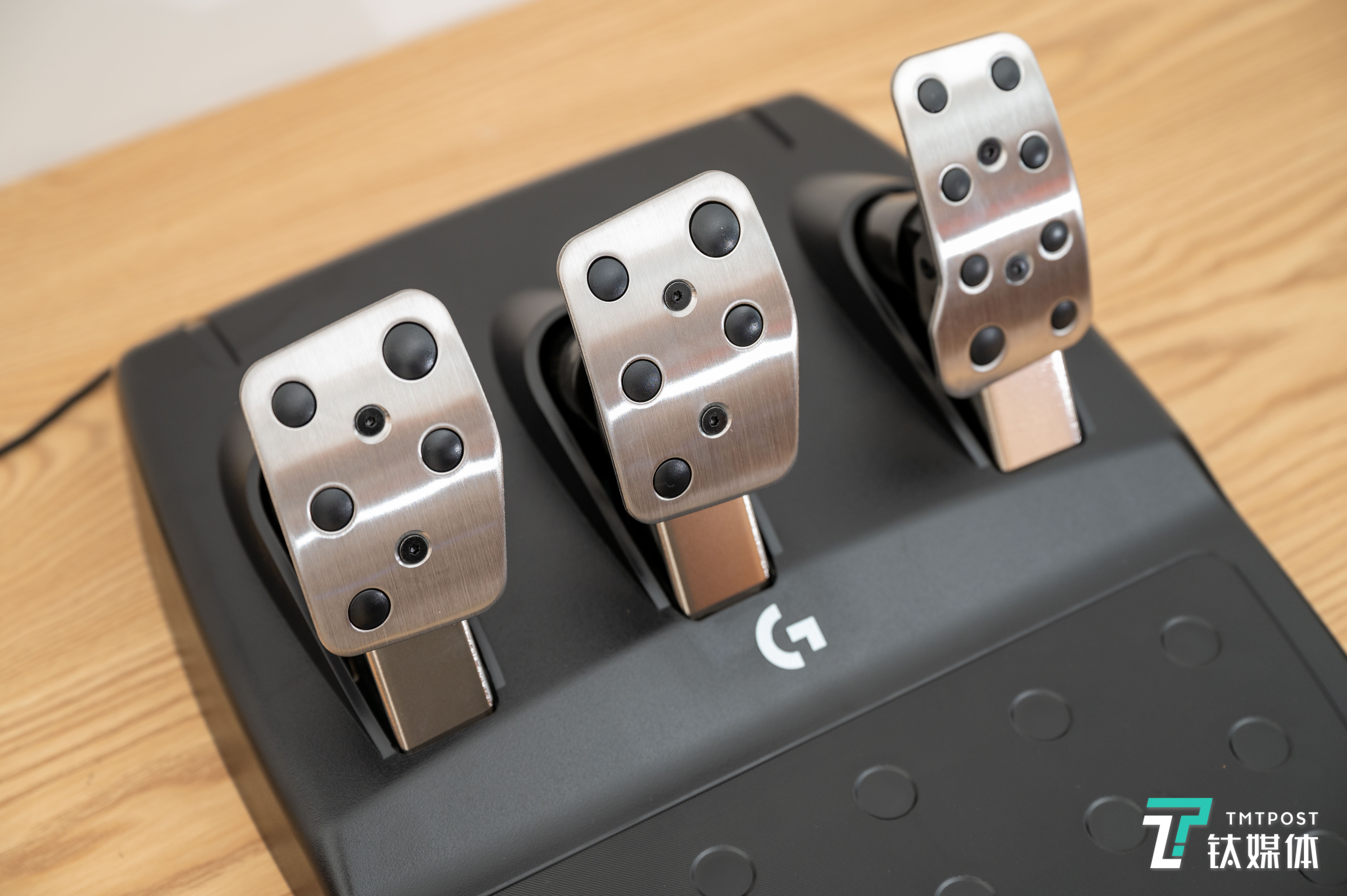 三个单独功能踏板