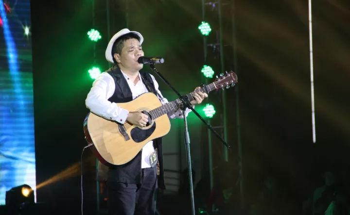 “民工歌神”吴恩师的互联网奇幻漂流