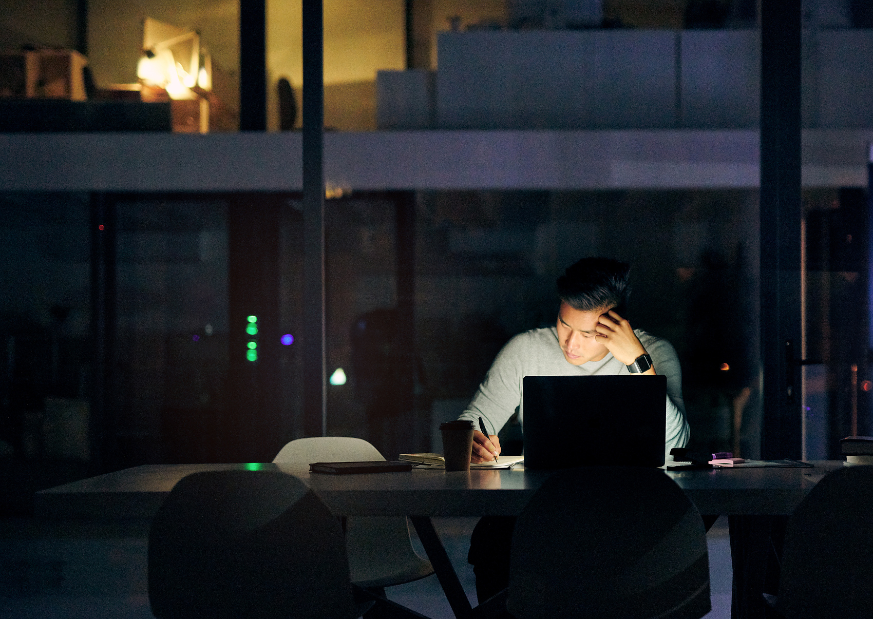 我为什么逃离会计事务所：半夜去牛圈数牛，活得像工蚁一样