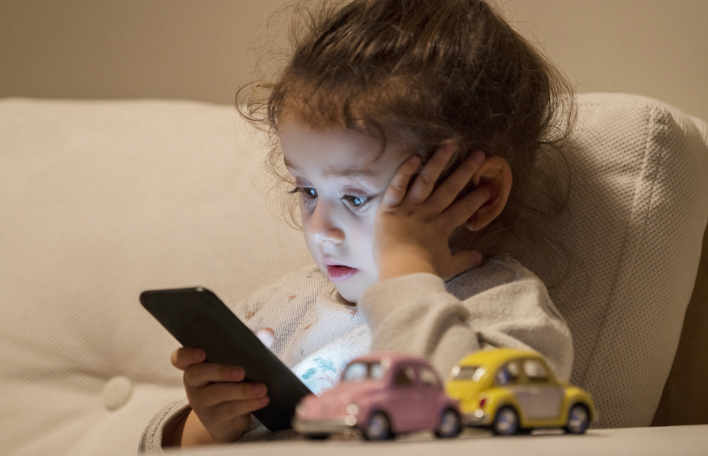 “小学生”贡献游戏流水仅占3.2%，马化腾重点关照的产品效果初显