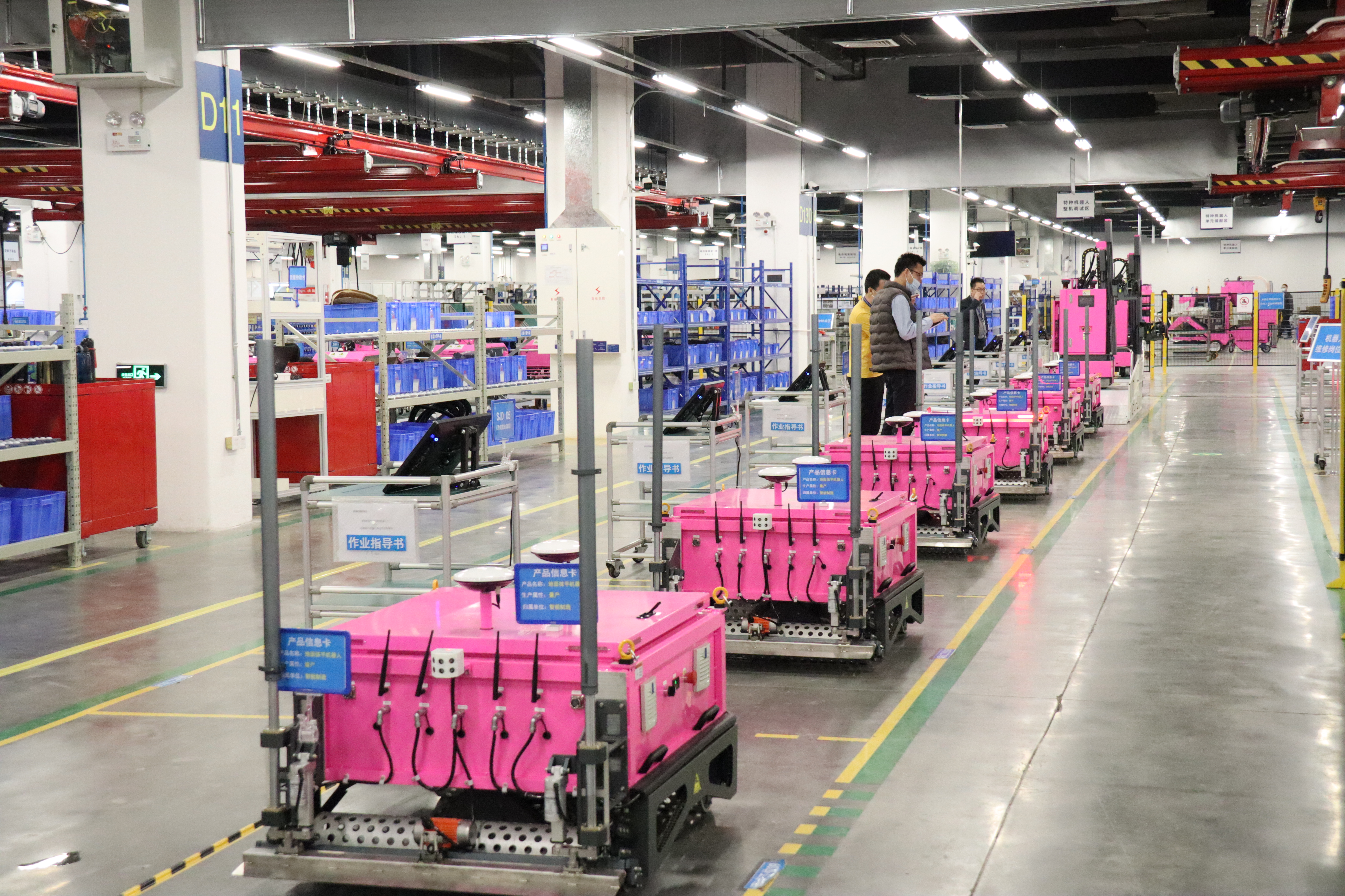 一批地面抹平机器人即将下线