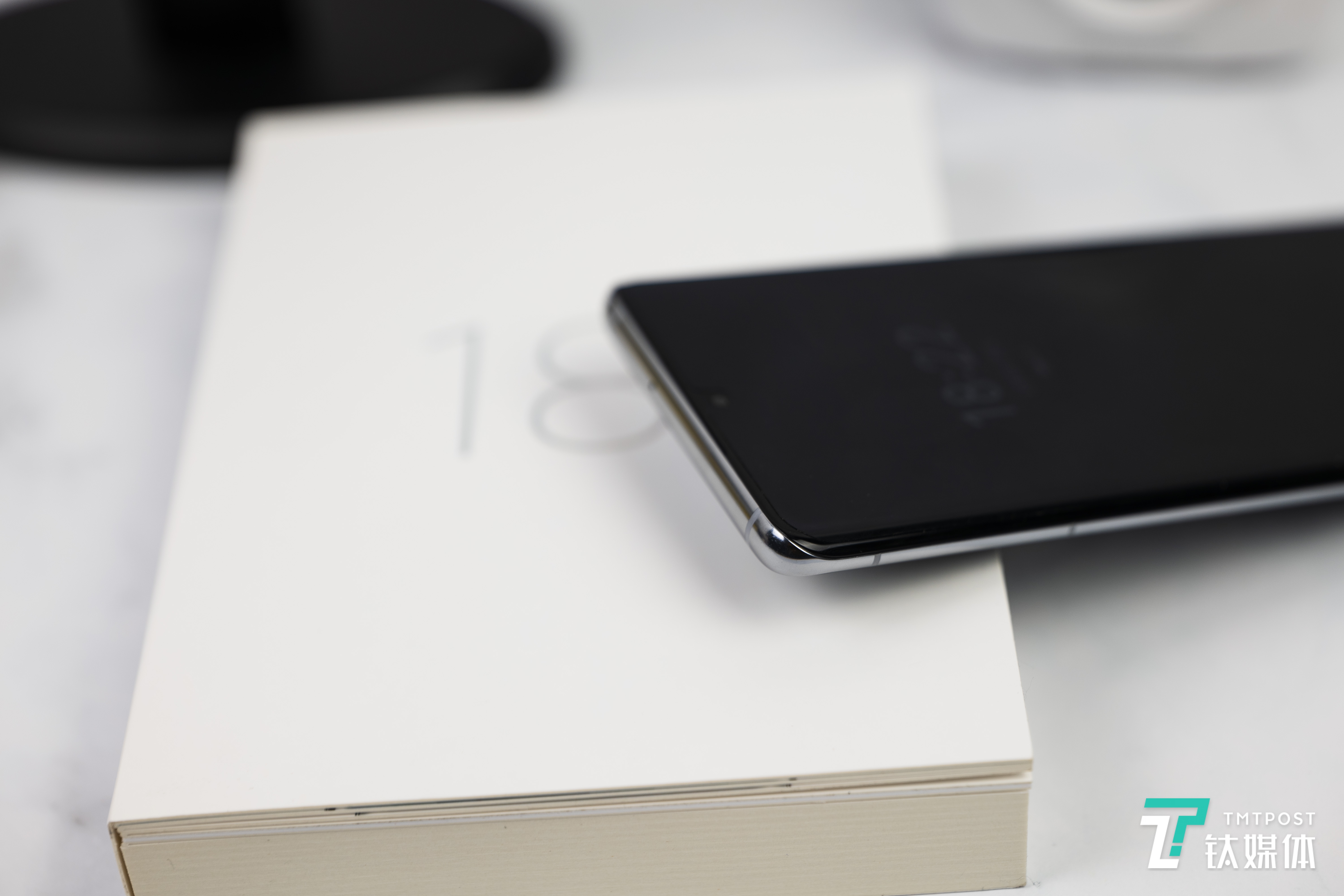 魅族 18 Pro-上曲面