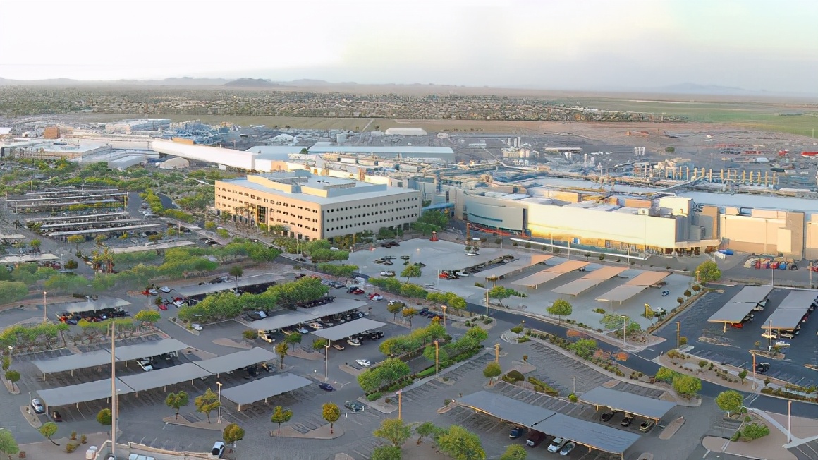 英特尔位于亚利桑那州的制造工厂来源：英特尔