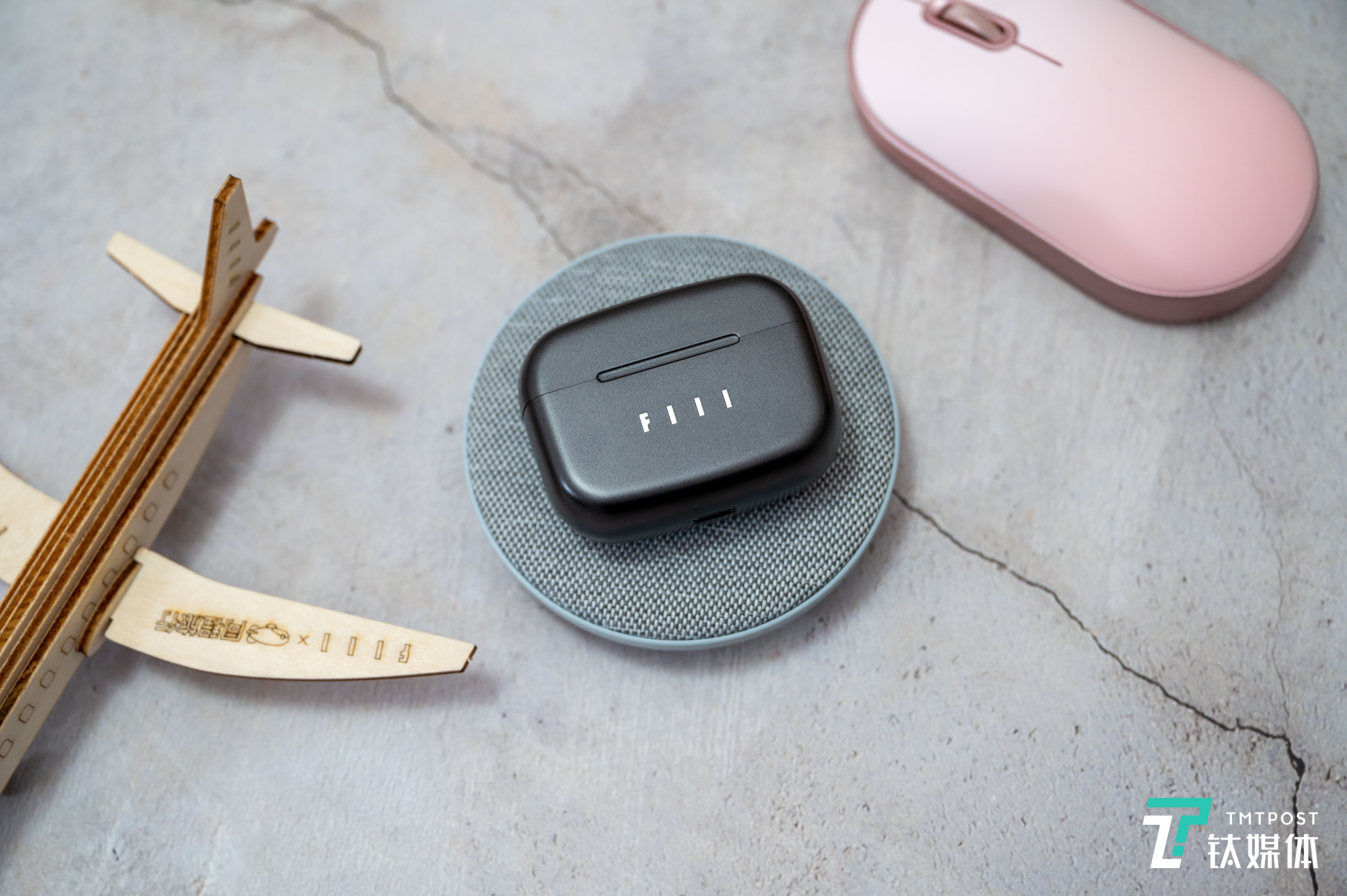 支持无线充电功能