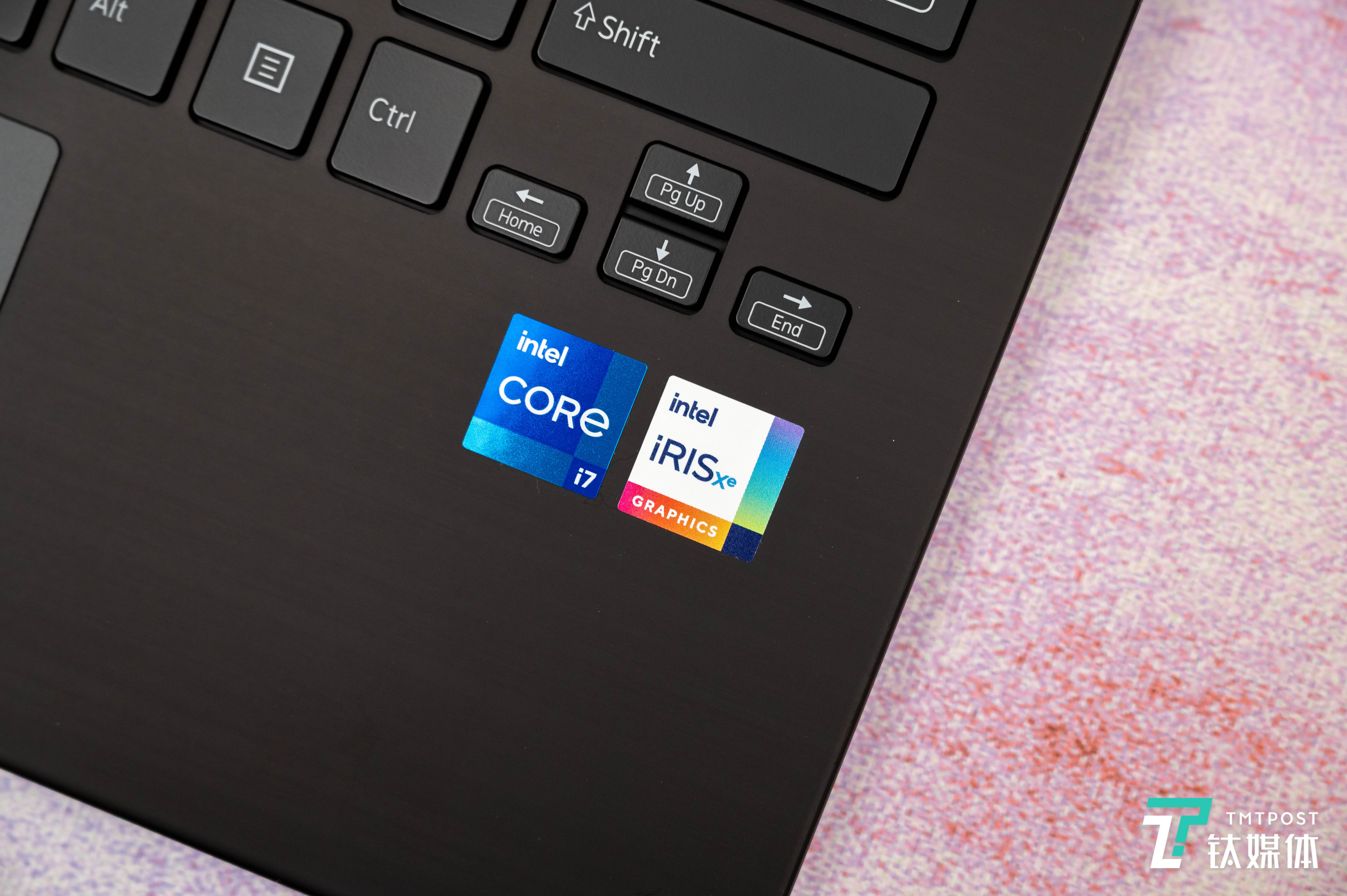 搭载英特尔i7-11375H处理器