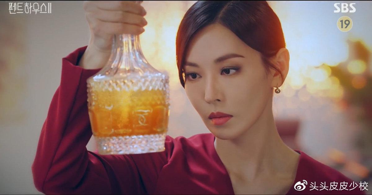 买口红的女人开始买醉了，茅台慌不慌？