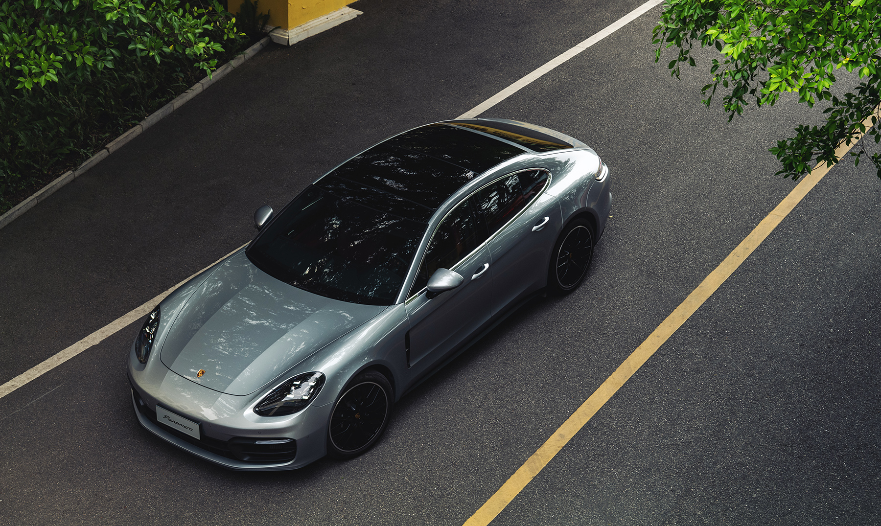 豪华运动4门跑车，试驾保时捷新款Panamera