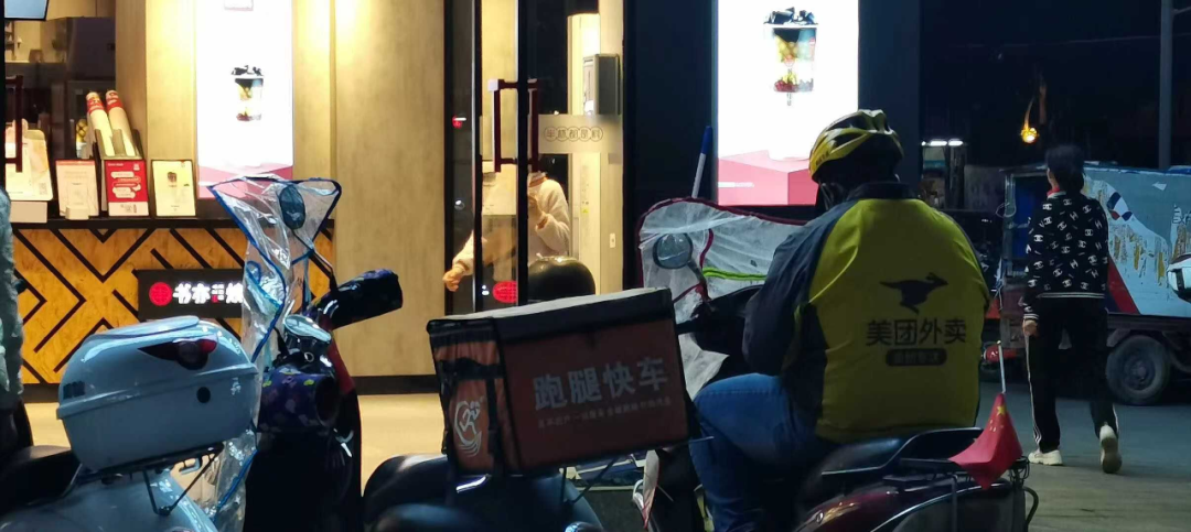 县城骑手，年入10万？