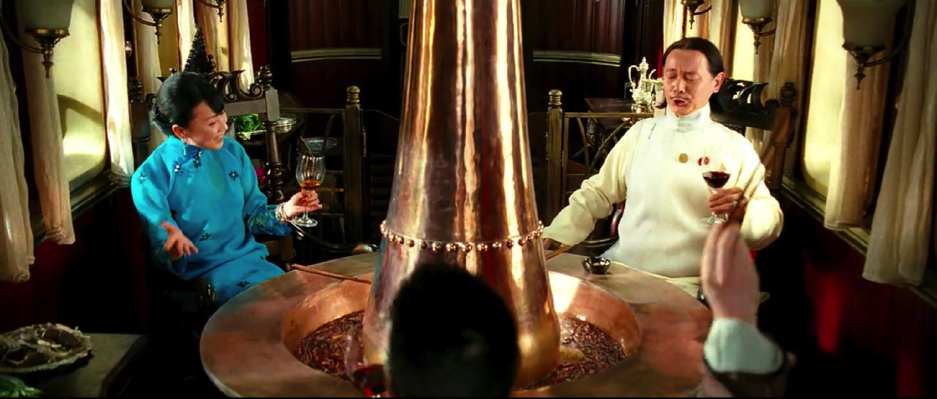 明星开火锅店“干翻”海底捞？