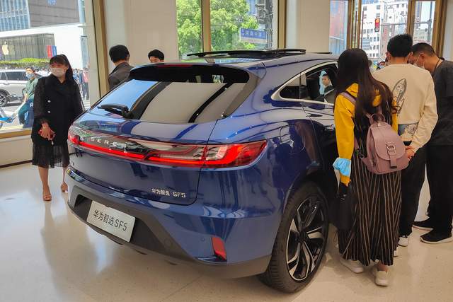 赛力斯的生存逻辑：绑上华为巨亏也好过灰飞烟灭